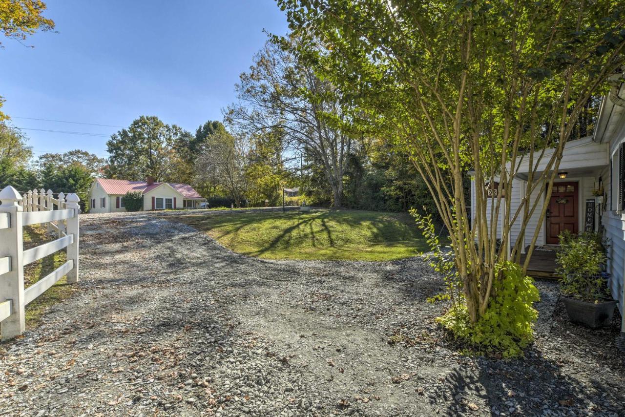 Peaceful Renovated Home With Deck On Half Acre! Asheboro Exteriör bild