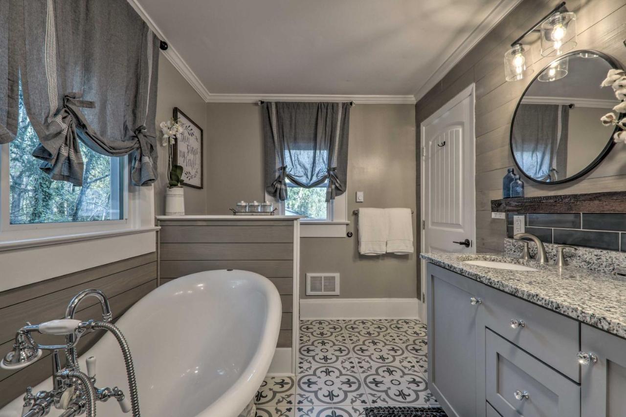 Peaceful Renovated Home With Deck On Half Acre! Asheboro Exteriör bild