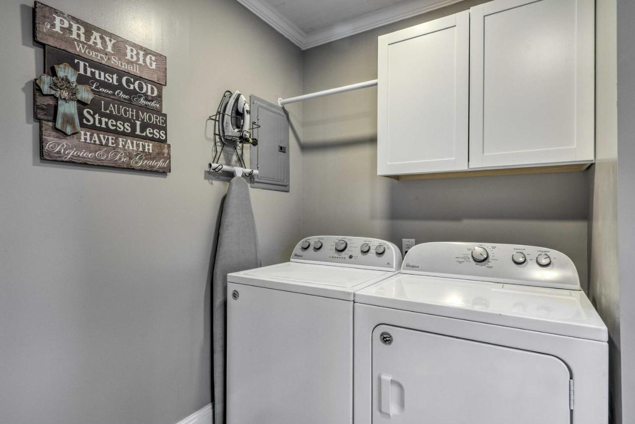 Peaceful Renovated Home With Deck On Half Acre! Asheboro Exteriör bild